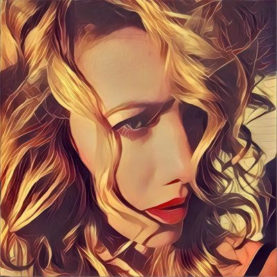 MissEradus's profile picture. 'Als het leven ook een eigen kijk op mij heeft, koekeloer ik onbeschaamd terug' ~ Account Executive Apps & Innovation Indicia.