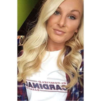 madbrownnn's profile picture. IU ❤️