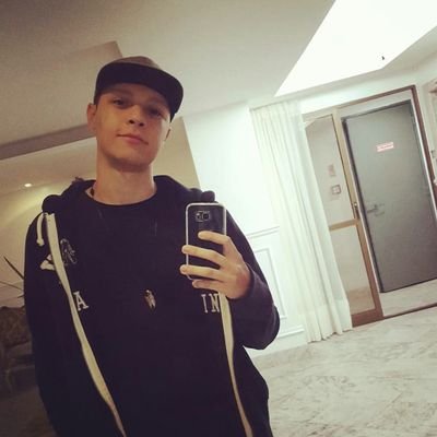 VHenrik's profile picture. 