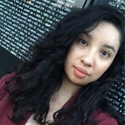 VanessaDarleen's profile picture. I sing and play the violin and if I am ever lost, you can probably find me at a local Starbucks ☕