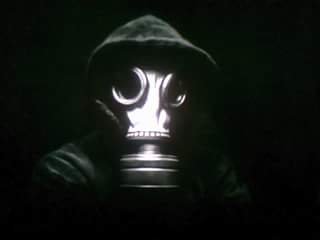 AnonimusComun's profile picture. vivir para servir, o no servir para vivir