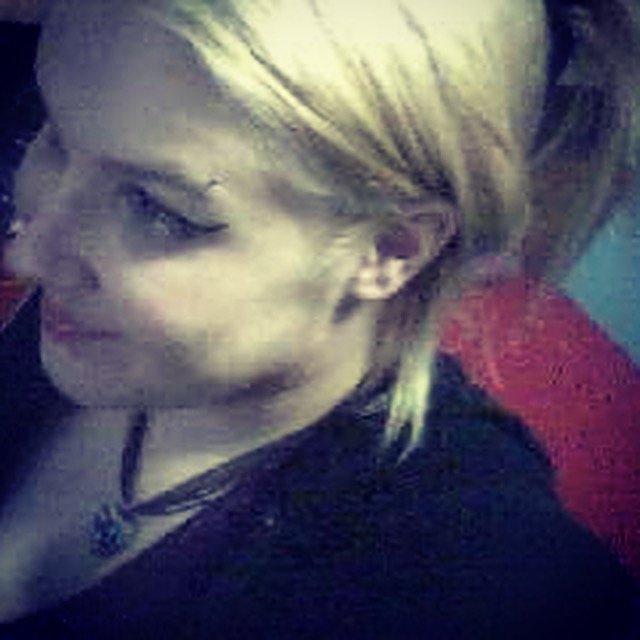 ivana__rb's profile picture. mon Cherie.