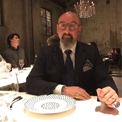 gionni1974's profile picture. bus chauffeur nella città di Basilea. hobby: politicaeconomica/politica Italiana,Svizzera,Europea e resto del mondo.