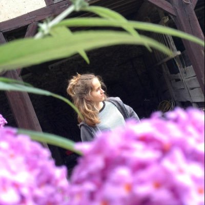 claire13072002's profile picture. 