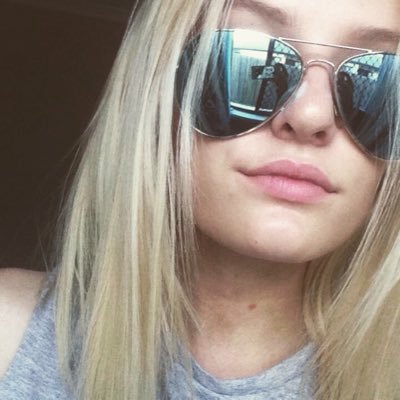 _charliesimpson's profile picture.