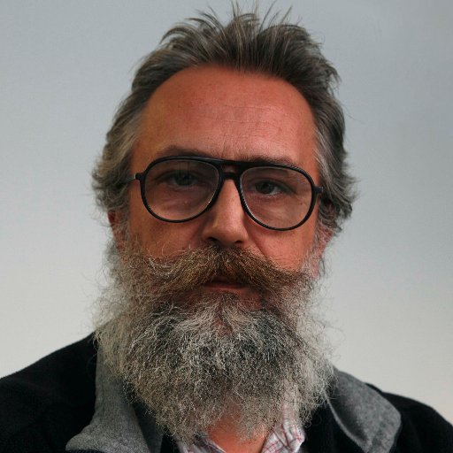 U IS Petnica od 1986. A kako stoje stvari, ako sam dosad uspešno odbijao ponude za posao iz inostranstva, ovde ću dočekati penziju (ako je ne ukinu...)