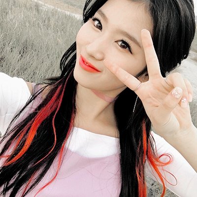 ㅤ twıce's dorky prıncess w. 4d personalıty ♡ ›