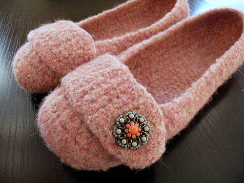 Handmade beanies and slippers sold on Etsy. Custom patterns on Ravelry.

A Maker is part of what he (she) makes.