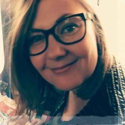 sylvie_oee's profile picture. Vivre, rire... Chargée de #communication #marketing. Nouvelle vie à #Angers. Vive le #théâtre, #voyages, #vin, #plongée et petits plats entre amis !