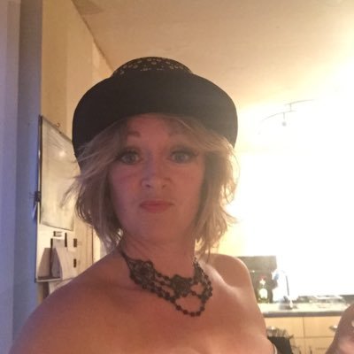 vicshields77's profile picture. 