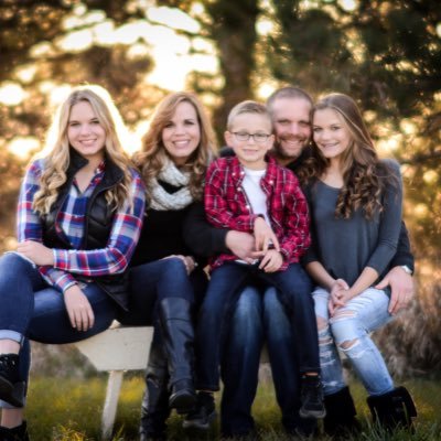 KariBruckPhoto's profile picture. Photographer in the Des Moines, Iowa area featuring children, families, and high school seniors.