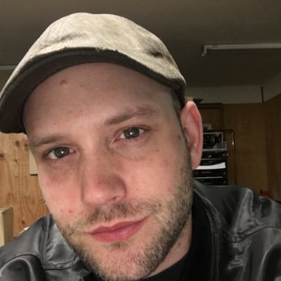 LoFiLowbrow's profile picture. EDH player and movie fanatic. he/him.