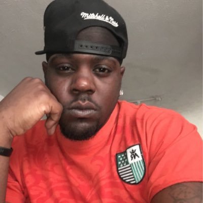 Dee_G166's profile picture. My Team Getting Money