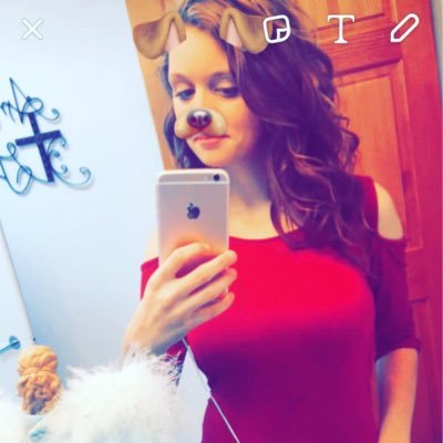 olivai_rothe's profile picture. just an average girl that makes mistakes maybe once or twice a day