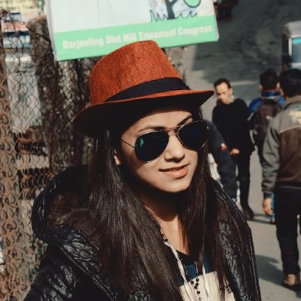 asmitatutan's profile picture. #graphicDesigner