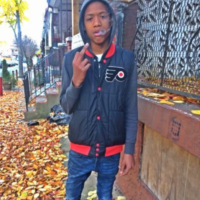 Rubber bands on my wrist til' them Rollie's come ‼️