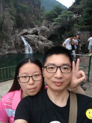 derekzhuo's profile picture. 多了一点点坚韧吧