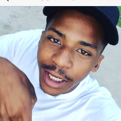 Future Billionaire (Unsigned ) Recording (Musician/Artist) For Features email: Rondell333@live.com https://t.co/mPsf7wB1zV @_YOweedMan :