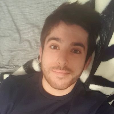 Amante del buen baloncesto, de un café con un libro y de la sonrisa de las personas