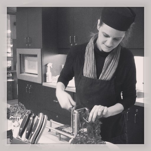 Food Mentor & Blogger - @doTERRA Wellness Advocate #ABCuisine France. Canada. Want Social Media Coaching: @angeliquebinet