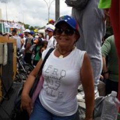 Lcda en Enfermeria de la UCV.
Amable y cariñosa luchando por mi país. No me vendo ni me compran la conciencia .Demócrata 100% , Mi familia es lo primero