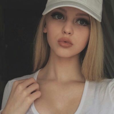 Hey guys, it's me Loren. This is my backup account😊 I l uv all my fans sooo much❤️ guys stay active on my profile for a BFF on musical,ly!