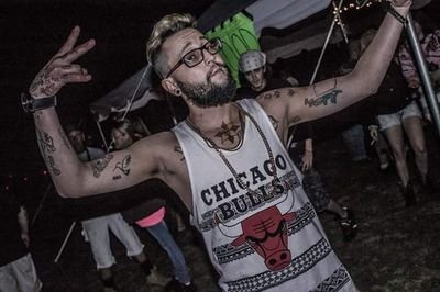 Hiphop artist from the Midwest. For booking and collab info email alexpate6@gmail.com find my music on soundcloud at https://t.co/1KLVzfpDj5