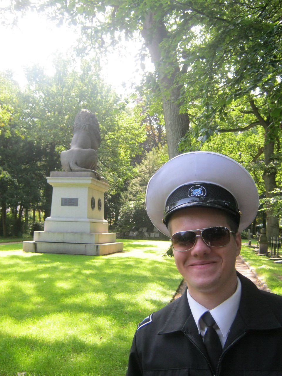 artemiew's profile picture. Зовут Дима.