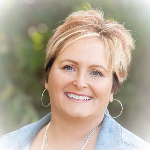 Rita is a #Radio Show Host #JustRitaRealTalk #Thursdays #7c/8e/5p #Empowering #Changing Perspective #Fun along with a Certified Life Coach.