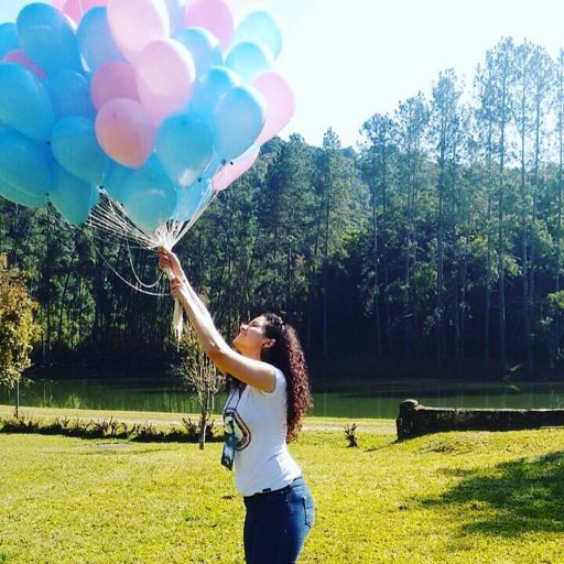 Renda-se, como eu me rendi. Mergulhe no que você não conhece como eu mergulhei. Não se preocupe em entender, viver ultrapassa qualquer entendimento.