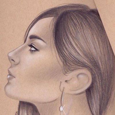 hajar_9013's profile picture.