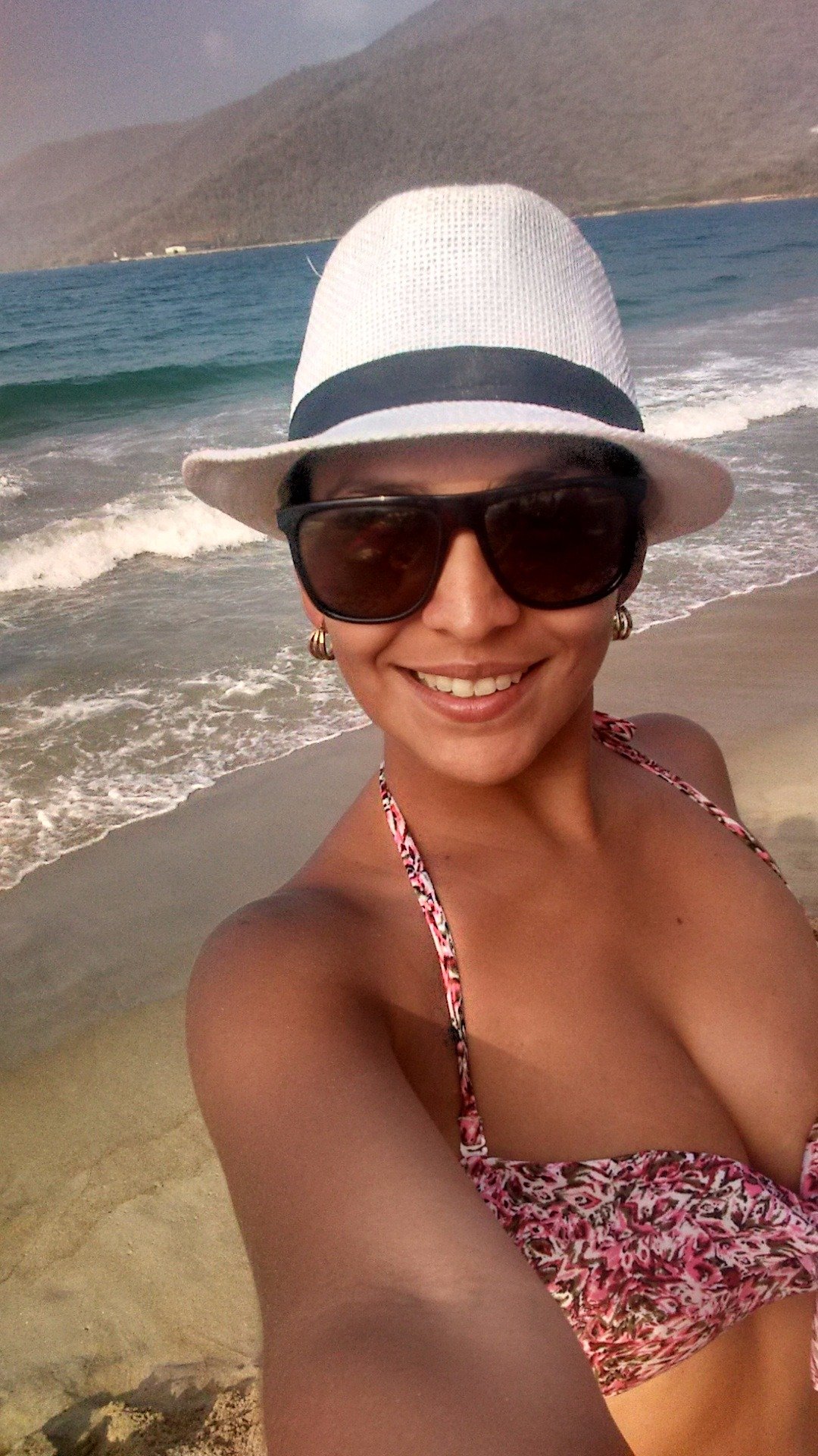 MariaDanielaD26's profile picture. Mamá, Esposa, Tributarista de la República