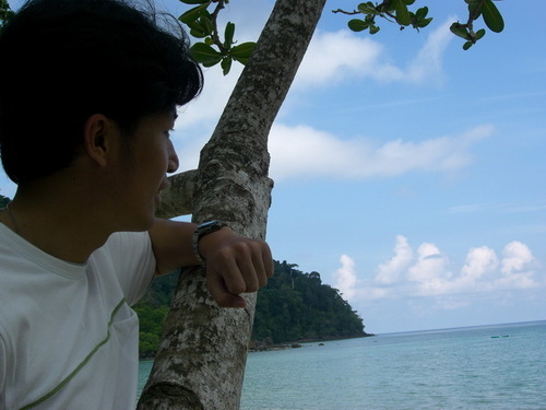 athakorn's profile picture. I am SPAM.