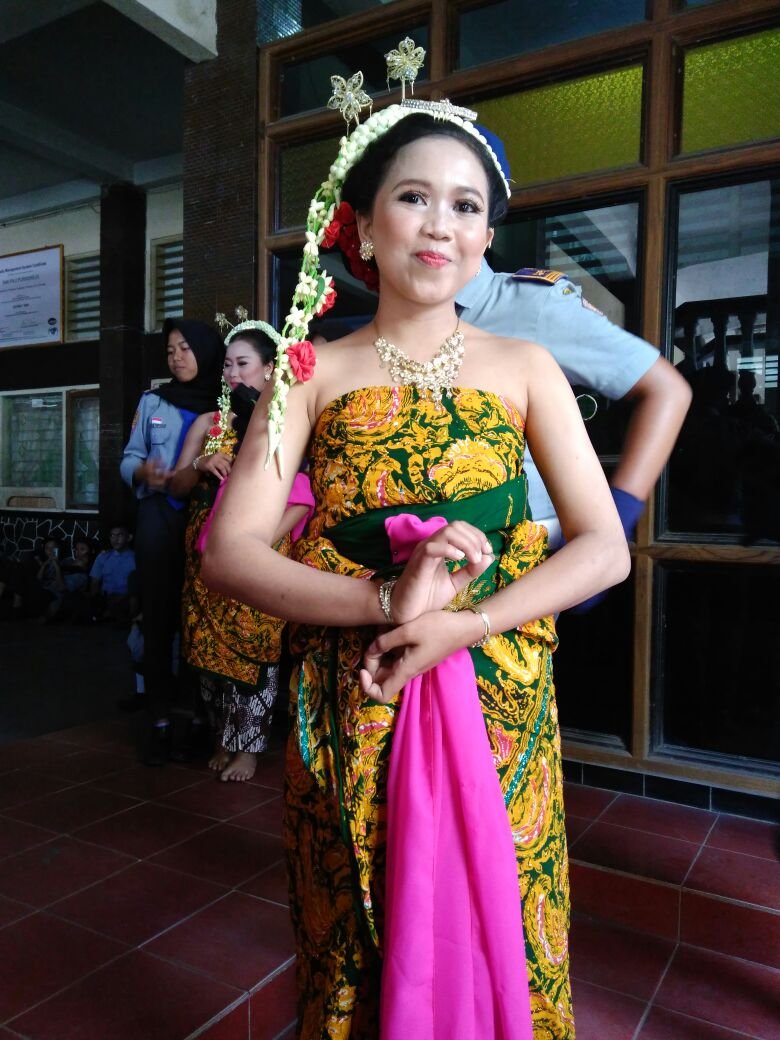 Tukang ngintip ajaaa 😌