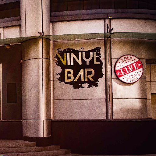 NEW 2 COURSE £9.95 LUNCH MENU SERVED FROM 11AM | HAPPY HOUR EVERYDAY FROM 3PM | LIVE MUSIC EVERY FRIDAY & SATURDAY | info@vinybar.co.uk