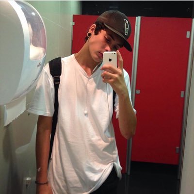 sprouse_rpg's profile picture. Je t'aimerais toujours.