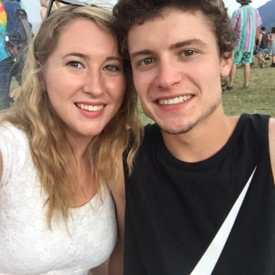 AlyshaPickler's profile picture. IG:alyshapickler  • engaged to @D_T253❤️  • Papa Murphys pizza girl