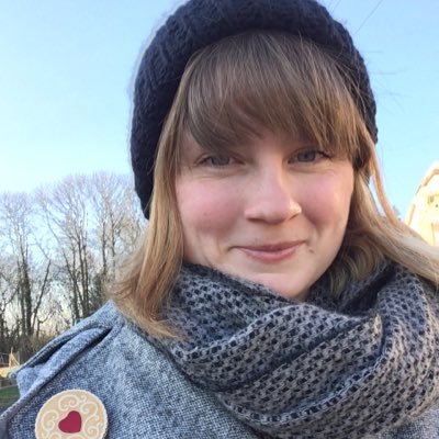 Simple-life-loving mum, wife, social media & marketing type, blogger, walker, afternoon tea eater. If you dont put the jam on first, you're doing it all wrong
