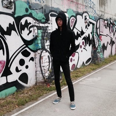 BluEmeraldz's profile picture. Just another face in the crowd.