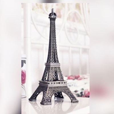خذي عمري على عمرك..وعيش به دنياك.. خذ روحي تحت امرك..وخذ قلبي ترى يفداك..