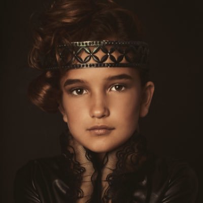 Momager to Emma Guerra
Model/Actress