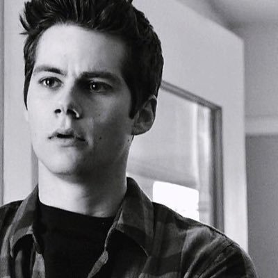 ❝ It's called heartbreak. About 2 billion songs written about it. ❞ {#Unclaimed / RP / Human / #CurlyFriesLovers}