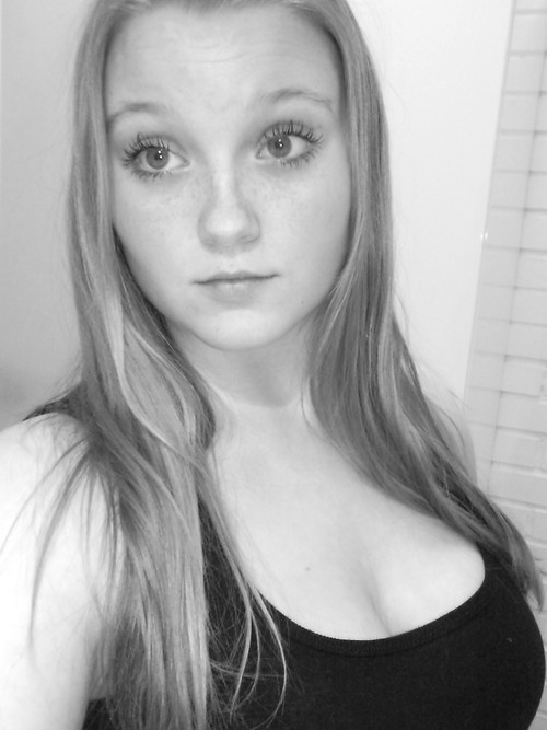 xTheSif's profile picture. I just loooove Ashton Kutcher! ;)