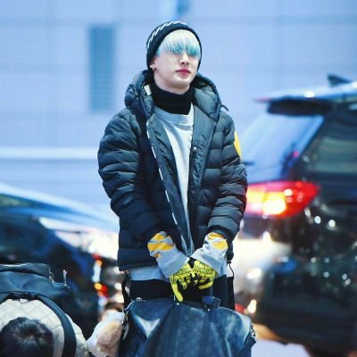 Go follow @dailywonho ~