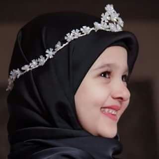 المثقف الفارغ هو الذى يقرأ فى شتى العلوم وعلى رف المكتبة مصحف لن يمسه أبدا
