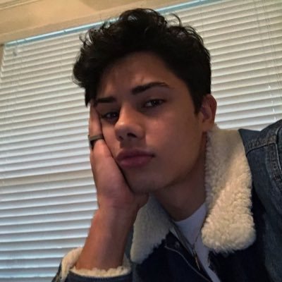 Yanrpg's profile picture. 