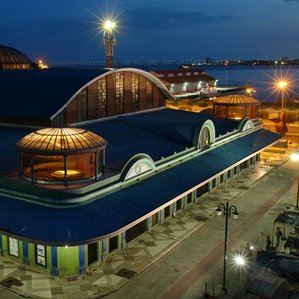 Centro de Arte de Maracaibo Lía Bermúdez. 
Teatro -  Museo -  Cine Digital - Sala de Lectura.
Tienda de Arte y Café.