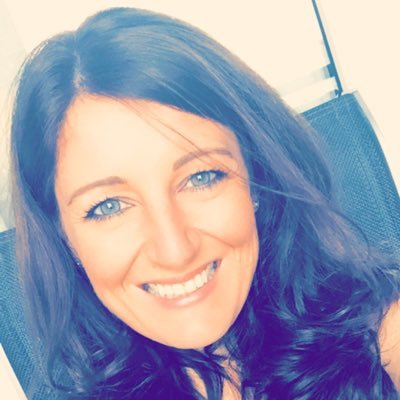 Lover of travel, fitness, dogs, art, painting, personal development and brass bands. Certified Financial Planner.