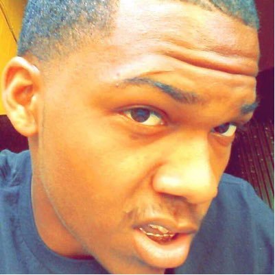 JUST A YOUNG NIGGA THATS TRYNA EAT 💰 & STAY ALIVE 🙇🏽 LOST ALOT OF NIGGAS IN THIS DIRTY WORLD 🌎 RIP BIG BRO AND BIG SIS ❤️