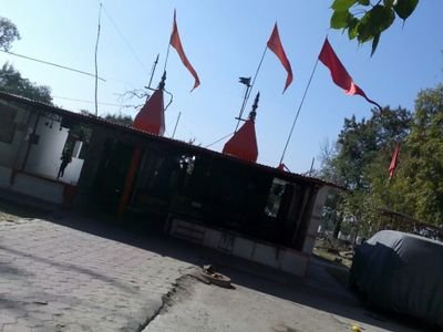 अरे हम तो ऐसे बदनसीब है मेरे दोस्त,
बेचे अगर कफ़न तो लोग मरना छोड दें!!